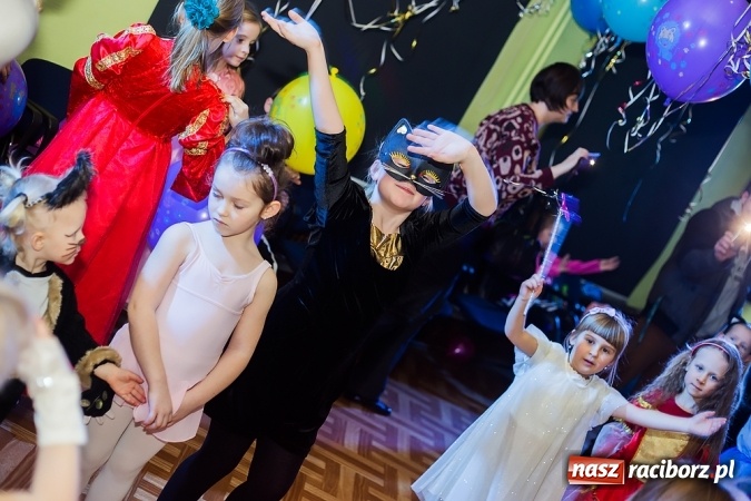 Zdjęcie w galerii na portalu naszraciborz.pl: Bal Karnawałowy w Młodzieżowym Domu Kultury wiadomości z regionu