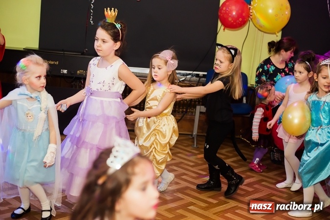 Zdjęcie w galerii na portalu naszraciborz.pl: Bal Karnawałowy w Młodzieżowym Domu Kultury wiadomości z regionu