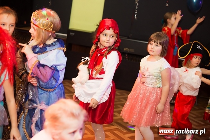 Zdjęcie w galerii na portalu naszraciborz.pl: Bal Karnawałowy w Młodzieżowym Domu Kultury wiadomości z regionu