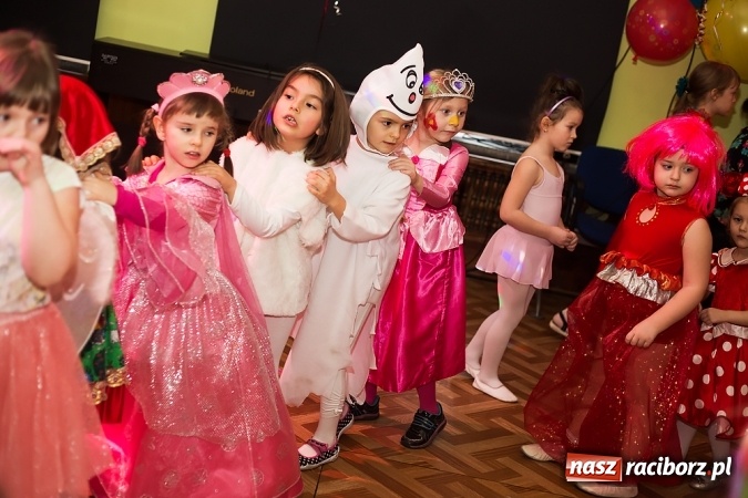 Zdjęcie w galerii na portalu naszraciborz.pl: Bal Karnawałowy w Młodzieżowym Domu Kultury wiadomości z regionu