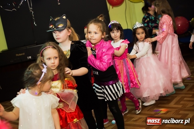 Zdjęcie w galerii na portalu naszraciborz.pl: Bal Karnawałowy w Młodzieżowym Domu Kultury wiadomości z regionu