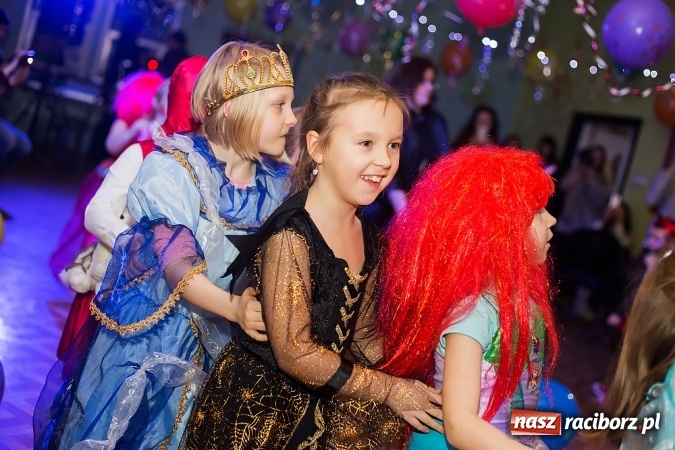Zdjęcie w galerii na portalu naszraciborz.pl: Bal Karnawałowy w Młodzieżowym Domu Kultury wiadomości z regionu