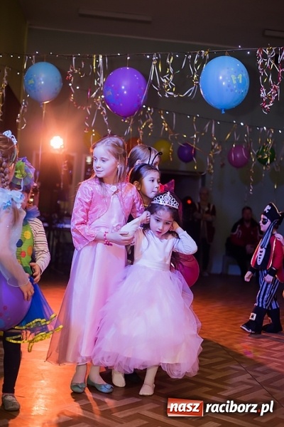 Zdjęcie w galerii na portalu naszraciborz.pl: Bal Karnawałowy w Młodzieżowym Domu Kultury wiadomości z regionu