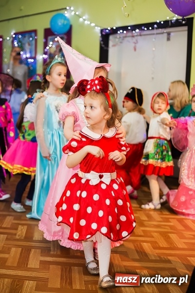 Zdjęcie w galerii na portalu naszraciborz.pl: Bal Karnawałowy w Młodzieżowym Domu Kultury wiadomości z regionu