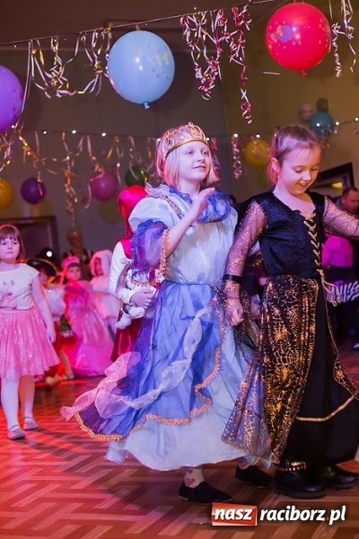 Zdjęcie w galerii na portalu naszraciborz.pl: Bal Karnawałowy w Młodzieżowym Domu Kultury wiadomości z regionu