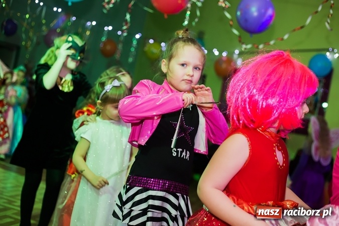 Zdjęcie w galerii na portalu naszraciborz.pl: Bal Karnawałowy w Młodzieżowym Domu Kultury wiadomości z regionu