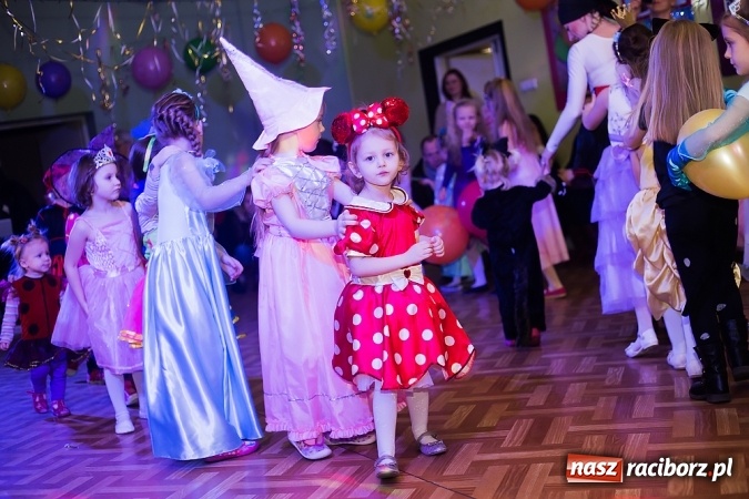 Zdjęcie w galerii na portalu naszraciborz.pl: Bal Karnawałowy w Młodzieżowym Domu Kultury wiadomości z regionu