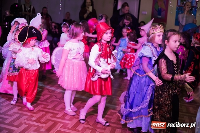 Zdjęcie w galerii na portalu naszraciborz.pl: Bal Karnawałowy w Młodzieżowym Domu Kultury wiadomości z regionu