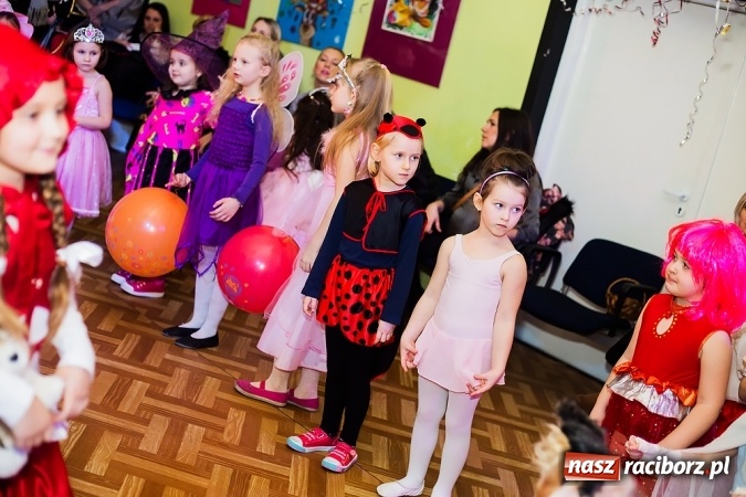Zdjęcie w galerii na portalu naszraciborz.pl: Bal Karnawałowy w Młodzieżowym Domu Kultury wiadomości z regionu