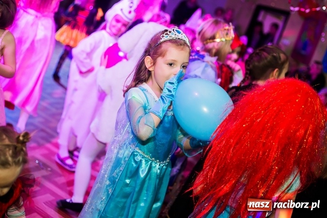 Zdjęcie w galerii na portalu naszraciborz.pl: Bal Karnawałowy w Młodzieżowym Domu Kultury wiadomości z regionu