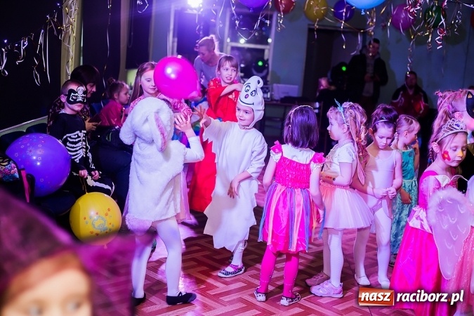 Zdjęcie w galerii na portalu naszraciborz.pl: Bal Karnawałowy w Młodzieżowym Domu Kultury wiadomości z regionu