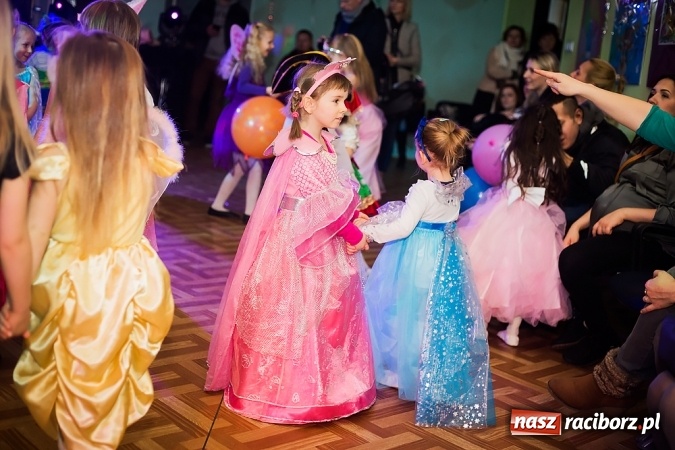 Zdjęcie w galerii na portalu naszraciborz.pl: Bal Karnawałowy w Młodzieżowym Domu Kultury wiadomości z regionu