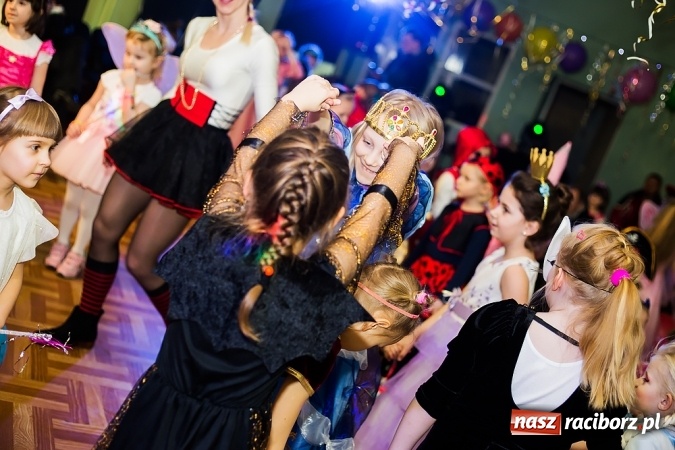 Zdjęcie w galerii na portalu naszraciborz.pl: Bal Karnawałowy w Młodzieżowym Domu Kultury wiadomości z regionu