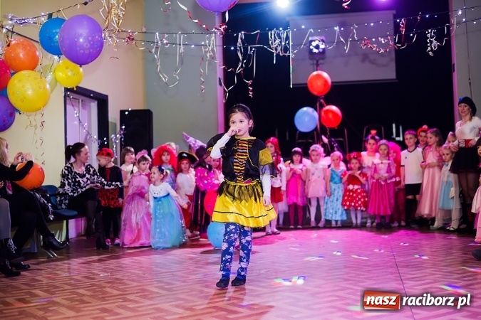 Zdjęcie w galerii na portalu naszraciborz.pl: Bal Karnawałowy w Młodzieżowym Domu Kultury wiadomości z regionu