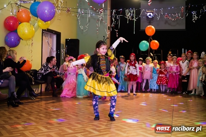 Zdjęcie w galerii na portalu naszraciborz.pl: Bal Karnawałowy w Młodzieżowym Domu Kultury wiadomości z regionu