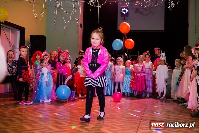 Zdjęcie w galerii na portalu naszraciborz.pl: Bal Karnawałowy w Młodzieżowym Domu Kultury wiadomości z regionu