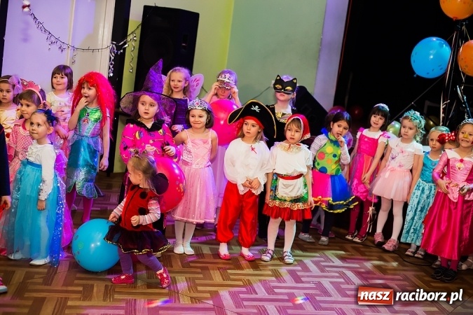 Zdjęcie w galerii na portalu naszraciborz.pl: Bal Karnawałowy w Młodzieżowym Domu Kultury wiadomości z regionu