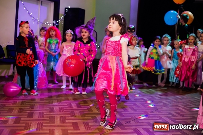 Zdjęcie w galerii na portalu naszraciborz.pl: Bal Karnawałowy w Młodzieżowym Domu Kultury wiadomości z regionu