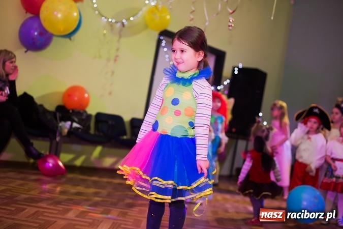 Zdjęcie w galerii na portalu naszraciborz.pl: Bal Karnawałowy w Młodzieżowym Domu Kultury wiadomości z regionu