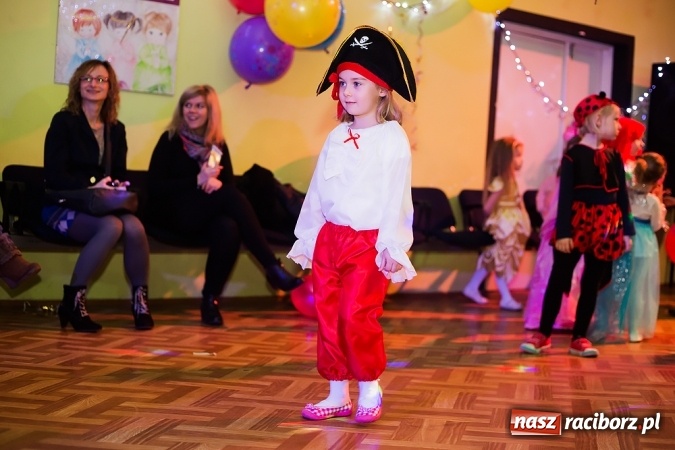 Zdjęcie w galerii na portalu naszraciborz.pl: Bal Karnawałowy w Młodzieżowym Domu Kultury wiadomości z regionu