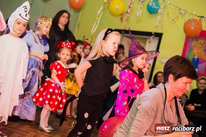 Zdjęcie w galerii na portalu naszraciborz.pl: Bal Karnawałowy w Młodzieżowym Domu Kultury wiadomości z regionu