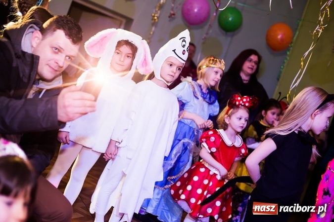 Zdjęcie w galerii na portalu naszraciborz.pl: Bal Karnawałowy w Młodzieżowym Domu Kultury wiadomości z regionu