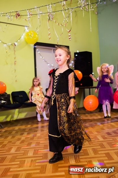 Zdjęcie w galerii na portalu naszraciborz.pl: Bal Karnawałowy w Młodzieżowym Domu Kultury wiadomości z regionu