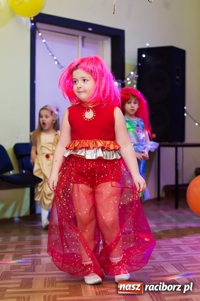 Zdjęcie w galerii na portalu naszraciborz.pl: Bal Karnawałowy w Młodzieżowym Domu Kultury wiadomości z regionu