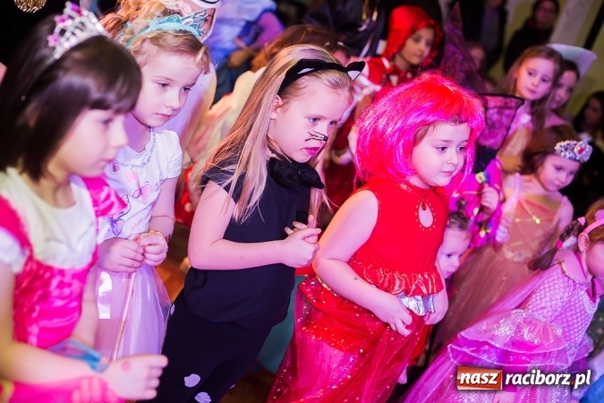 Zdjęcie w galerii na portalu naszraciborz.pl: Bal Karnawałowy w Młodzieżowym Domu Kultury wiadomości z regionu