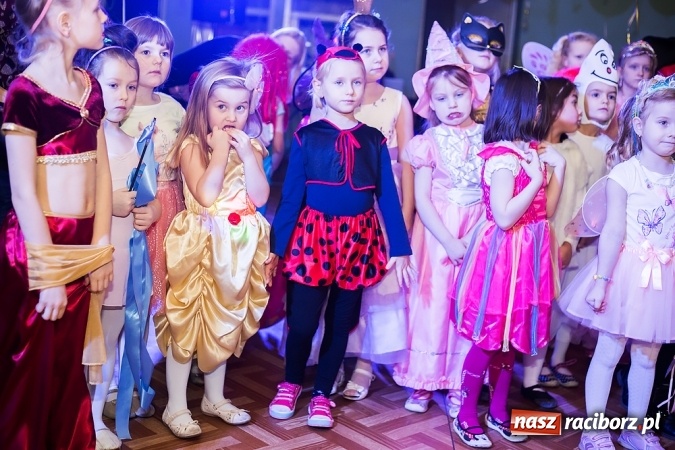 Zdjęcie w galerii na portalu naszraciborz.pl: Bal Karnawałowy w Młodzieżowym Domu Kultury wiadomości z regionu