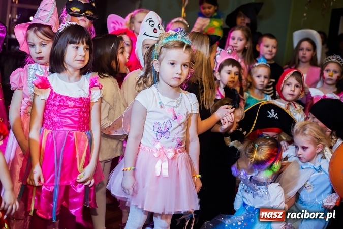 Zdjęcie w galerii na portalu naszraciborz.pl: Bal Karnawałowy w Młodzieżowym Domu Kultury wiadomości z regionu