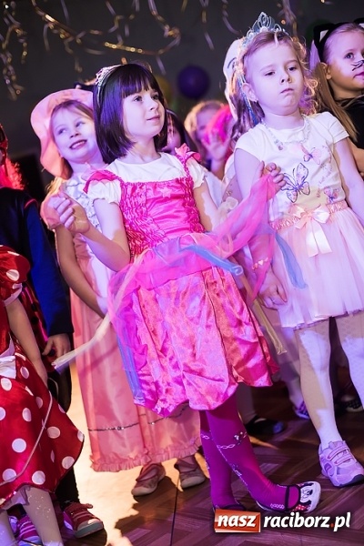 Zdjęcie w galerii na portalu naszraciborz.pl: Bal Karnawałowy w Młodzieżowym Domu Kultury wiadomości z regionu