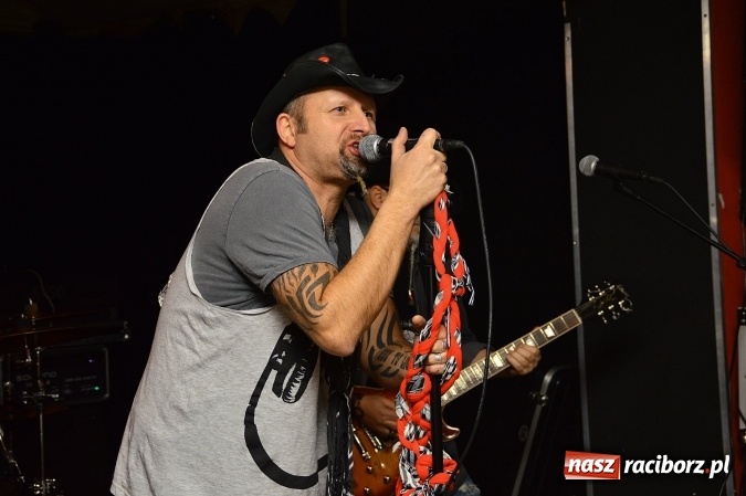 Zdjęcie w galerii na portalu naszraciborz.pl: Koncert zespołu Blend w Pasji w Pietrowicach Wielkich wiadomości z regionu