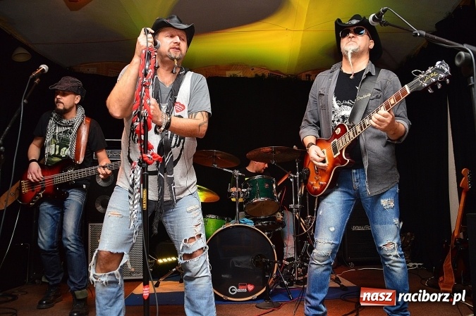 Zdjęcie w galerii na portalu naszraciborz.pl: Koncert zespołu Blend w Pasji w Pietrowicach Wielkich wiadomości z regionu