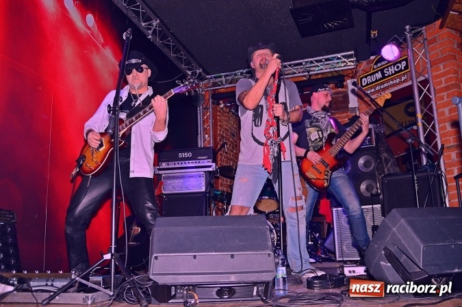 Zdjęcie w galerii na portalu naszraciborz.pl: Koncert zespołu Blend w Pasji w Pietrowicach Wielkich wiadomości z regionu