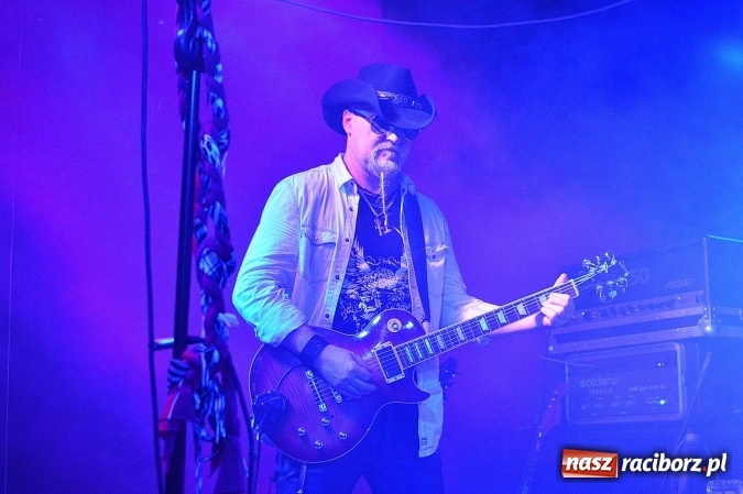 Zdjęcie w galerii na portalu naszraciborz.pl: Koncert zespołu Blend w Pasji w Pietrowicach Wielkich wiadomości z regionu