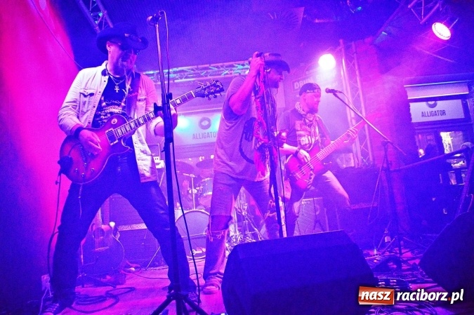 Zdjęcie w galerii na portalu naszraciborz.pl: Koncert zespołu Blend w Pasji w Pietrowicach Wielkich wiadomości z regionu