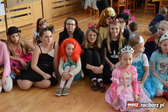 Zdjęcie w galerii na portalu naszraciborz.pl: Uczniowie Szkoły Podstawowej nr 4 na balu maskowym w Czechach  wiadomości z regionu