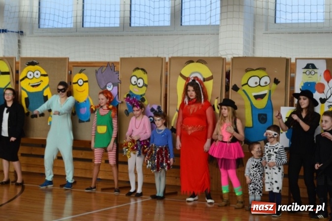 Zdjęcie w galerii na portalu naszraciborz.pl: Uczniowie Szkoły Podstawowej nr 4 na balu maskowym w Czechach  wiadomości z regionu