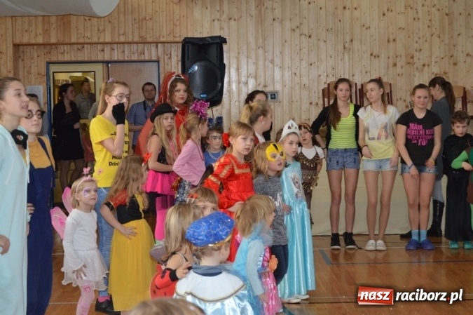 Zdjęcie w galerii na portalu naszraciborz.pl: Uczniowie Szkoły Podstawowej nr 4 na balu maskowym w Czechach  wiadomości z regionu