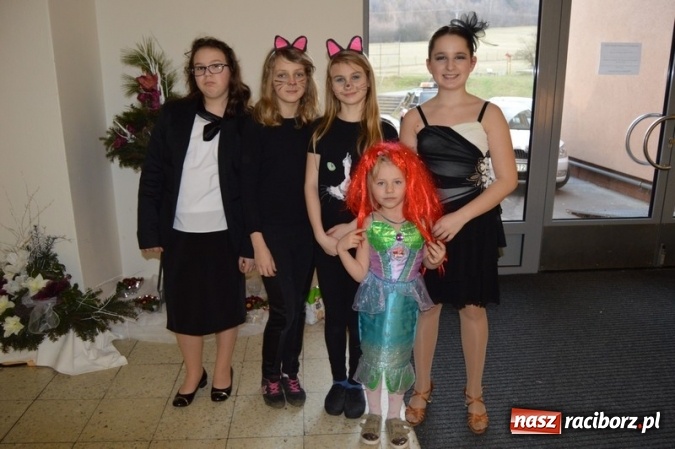 Zdjęcie w galerii na portalu naszraciborz.pl: Uczniowie Szkoły Podstawowej nr 4 na balu maskowym w Czechach  wiadomości z regionu