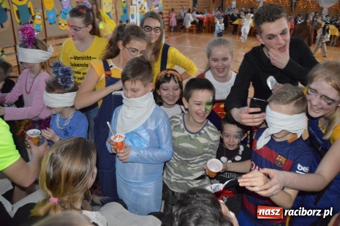 Zdjęcie w galerii na portalu naszraciborz.pl: Uczniowie Szkoły Podstawowej nr 4 na balu maskowym w Czechach  wiadomości z regionu