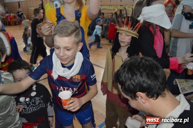 Zdjęcie w galerii na portalu naszraciborz.pl: Uczniowie Szkoły Podstawowej nr 4 na balu maskowym w Czechach  wiadomości z regionu