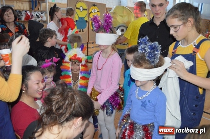 Zdjęcie w galerii na portalu naszraciborz.pl: Uczniowie Szkoły Podstawowej nr 4 na balu maskowym w Czechach  wiadomości z regionu