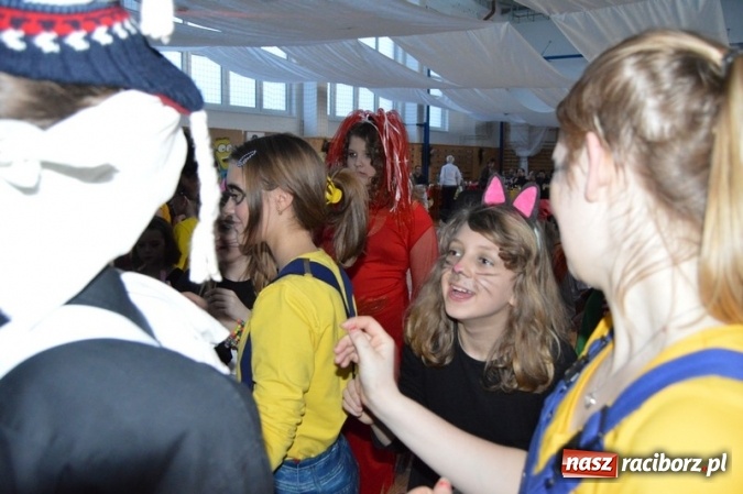 Zdjęcie w galerii na portalu naszraciborz.pl: Uczniowie Szkoły Podstawowej nr 4 na balu maskowym w Czechach  wiadomości z regionu