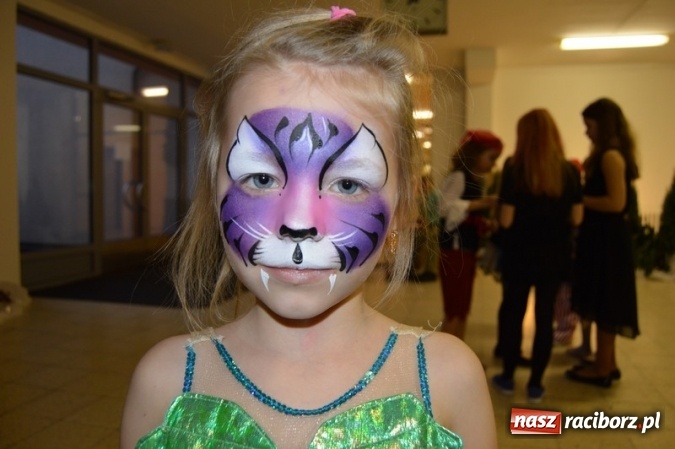 Zdjęcie w galerii na portalu naszraciborz.pl: Uczniowie Szkoły Podstawowej nr 4 na balu maskowym w Czechach  wiadomości z regionu