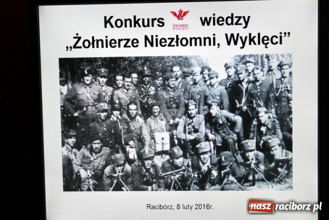 Zdjęcie w galerii na portalu naszraciborz.pl: W Gimnazjum nr 5 odbył się konkurs gimnazjalny o Żołnierzach Wyklętych wiadomości z regionu