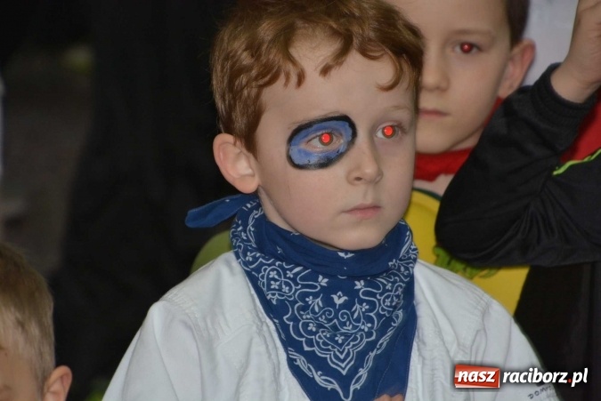 Zdjęcie w galerii na portalu naszraciborz.pl: Wielki bal maskowy w szkole na Ostrogu wiadomości z regionu