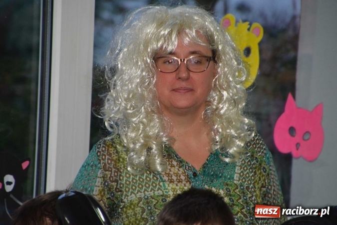 Zdjęcie w galerii na portalu naszraciborz.pl: Wielki bal maskowy w szkole na Ostrogu wiadomości z regionu