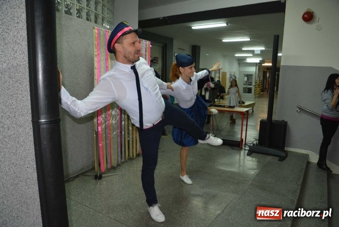 Zdjęcie w galerii na portalu naszraciborz.pl: Wielki bal maskowy w szkole na Ostrogu wiadomości z regionu